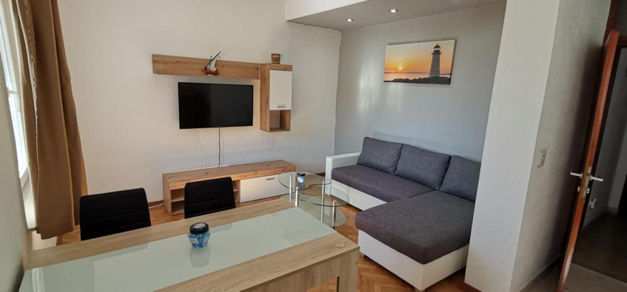 House With Private Pool Magdalena Apartment โปดสตรานา ภายนอก รูปภาพ