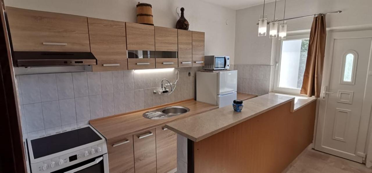 House With Private Pool Magdalena Apartment โปดสตรานา ภายนอก รูปภาพ